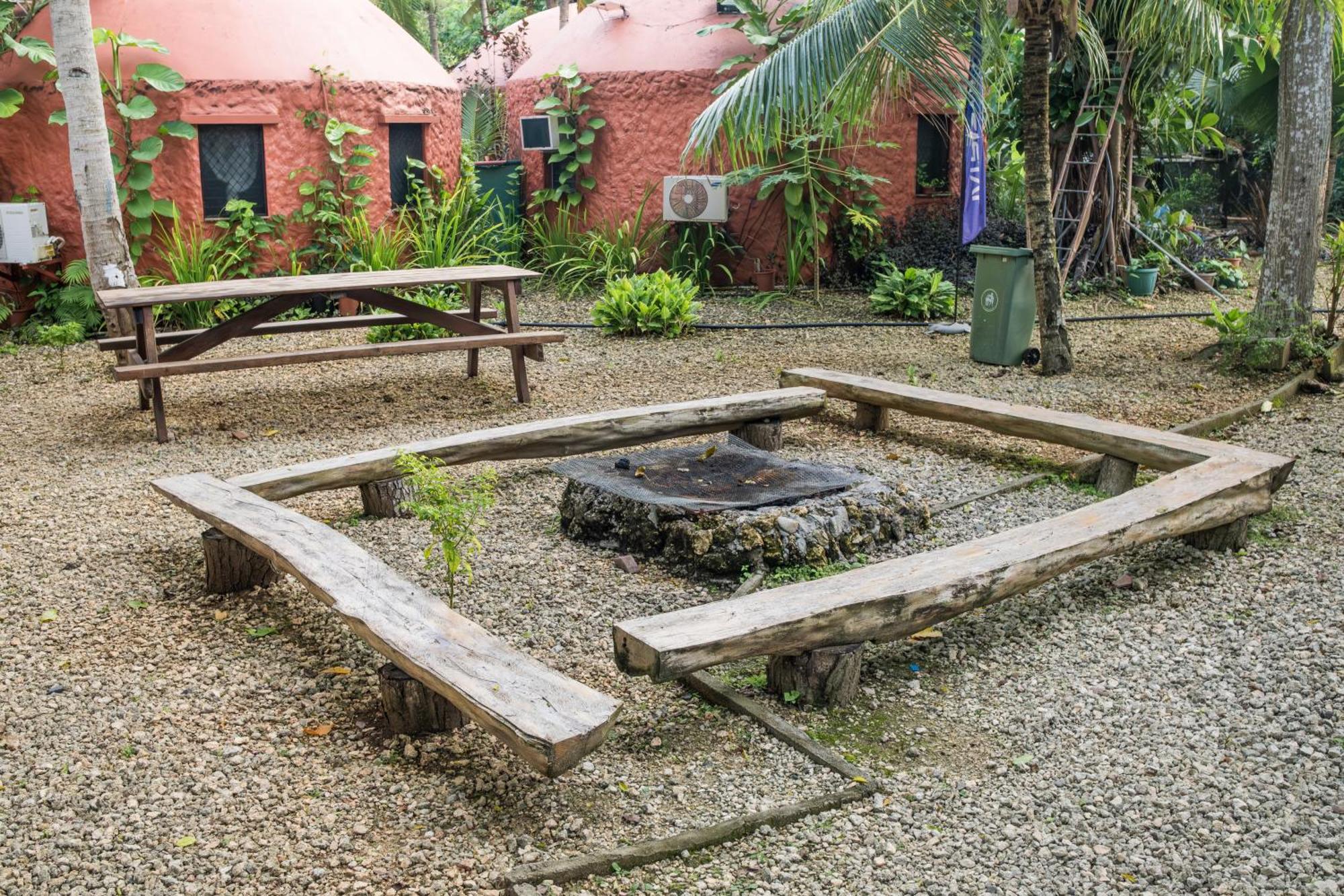 Panglao Chocolate Hills Hostel Екстер'єр фото