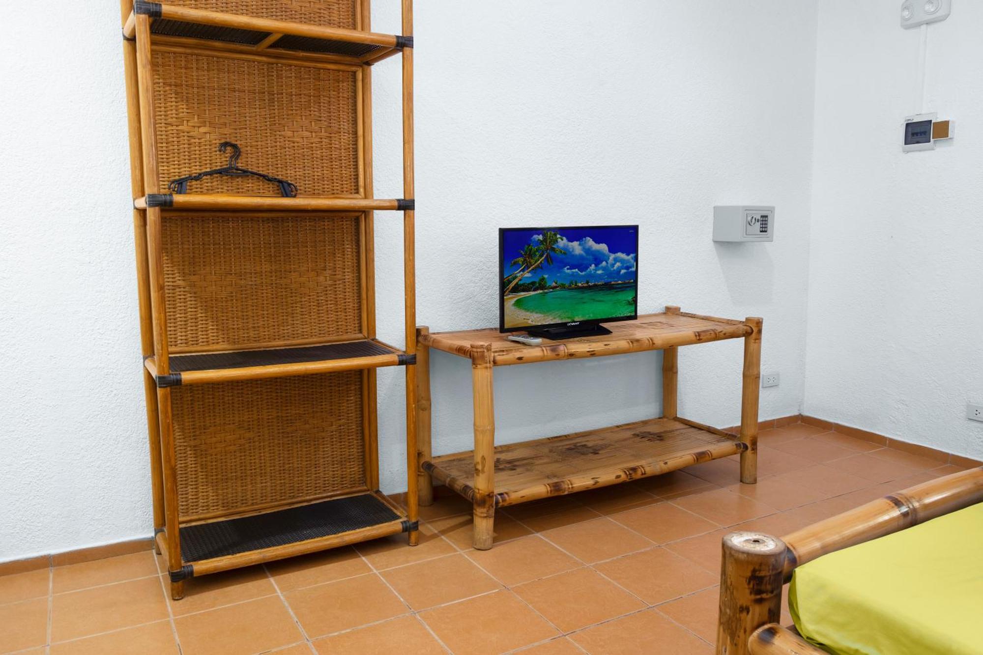 Panglao Chocolate Hills Hostel Екстер'єр фото