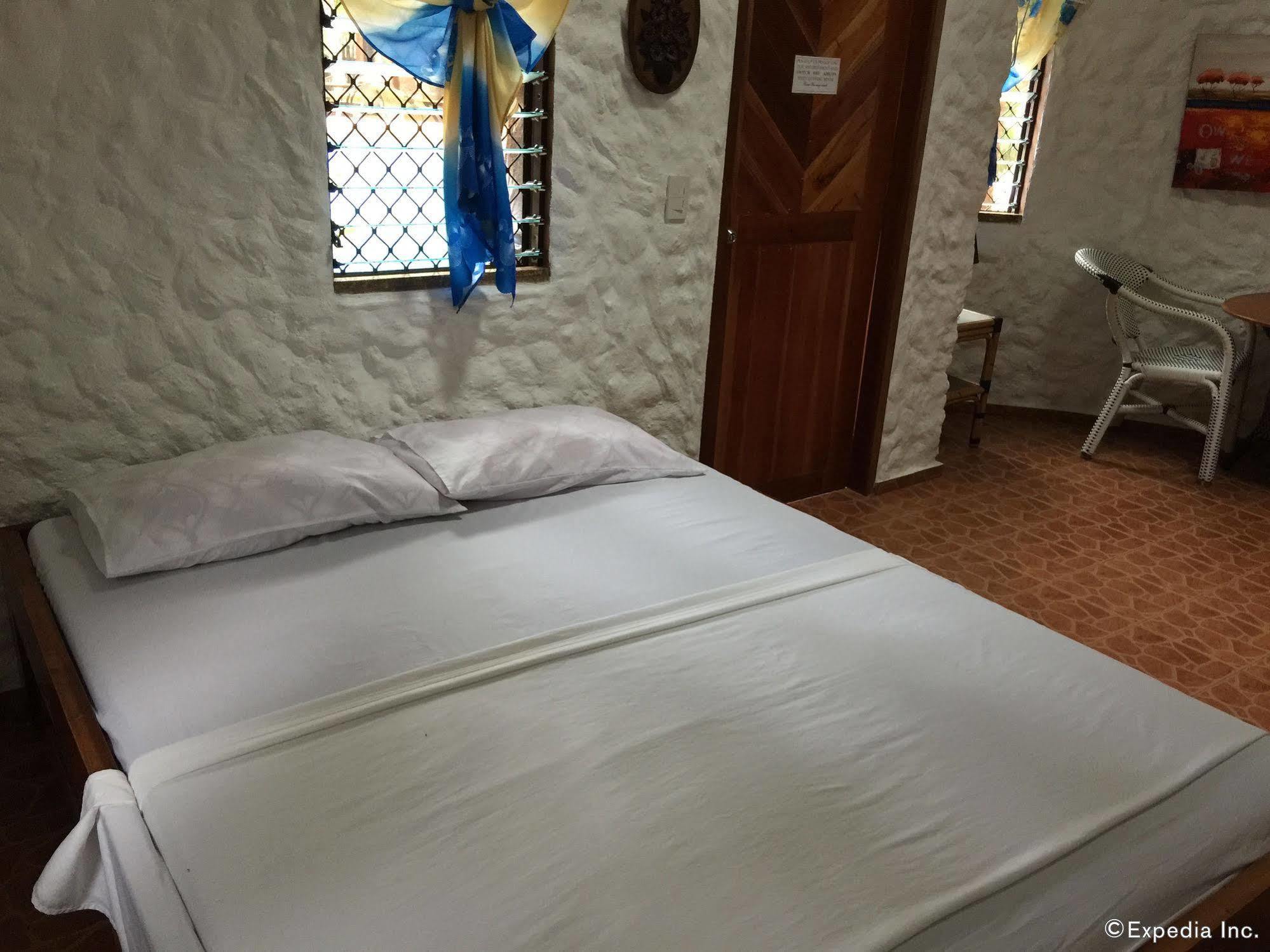 Panglao Chocolate Hills Hostel Екстер'єр фото